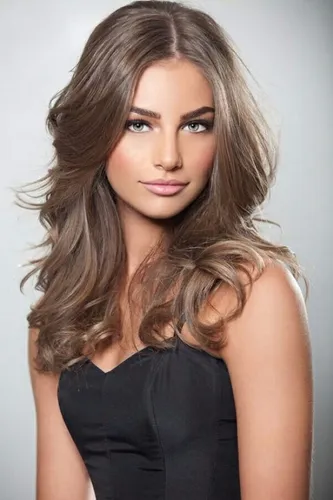 Desvendando o Louro Cinza Escuro: Tudo Sobre Essa Tendência de Cor