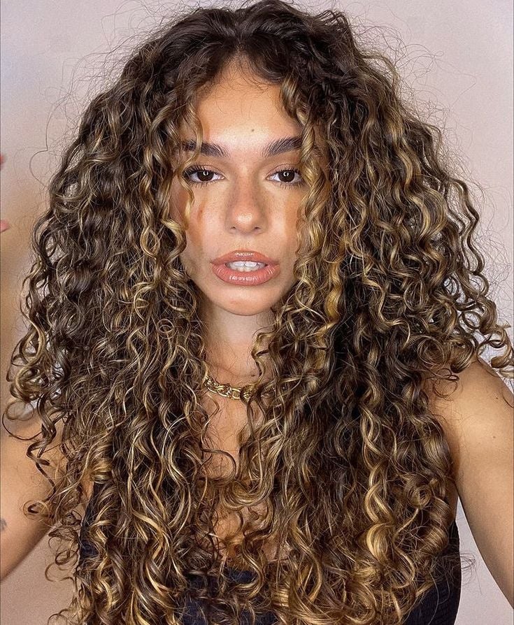 luzes cabelo cacheado feminino 2026
