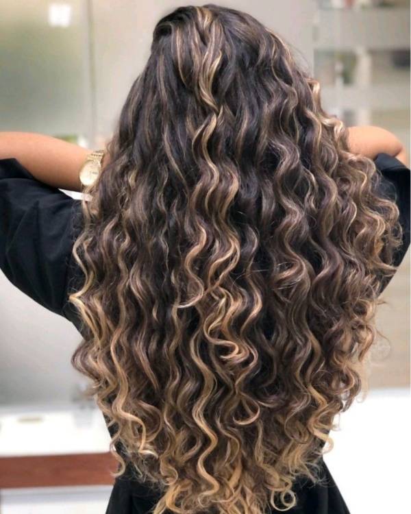 técnicas de mechas para cabelo cacheado