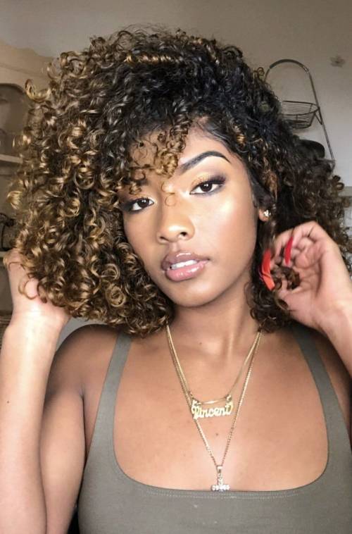 loiro mel cabelo cacheado