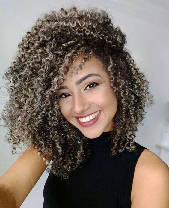 corte em camadas cabelo cacheado