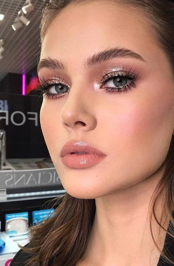 Guia Completo de Produtos para uma Maquiagem de Festa Duradoura