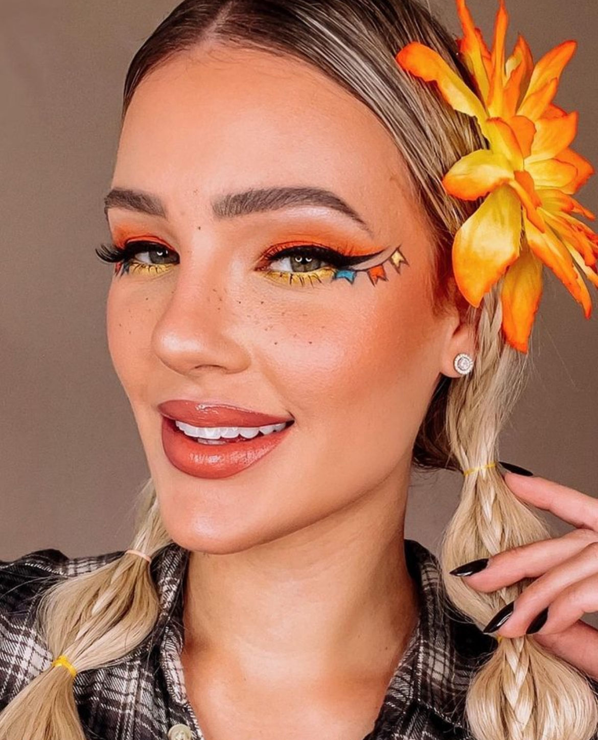 Como Fazer um Delineado Perfeito com Glitter para Eventos Especiais