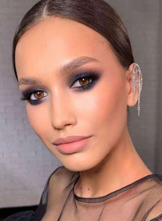 Como Fazer um Delineado Perfeito com Glitter para Eventos Especiais