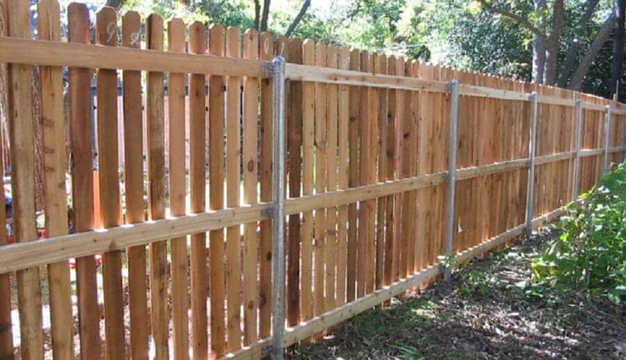 Verniz ou Stain para Cerca de Madeira: Qual a Melhor Proteção?