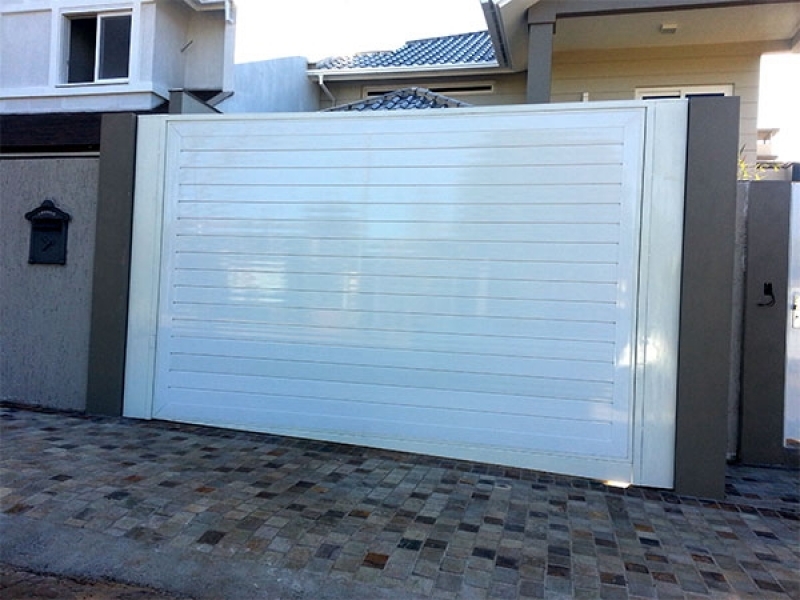 manutenção de portão de alumínio