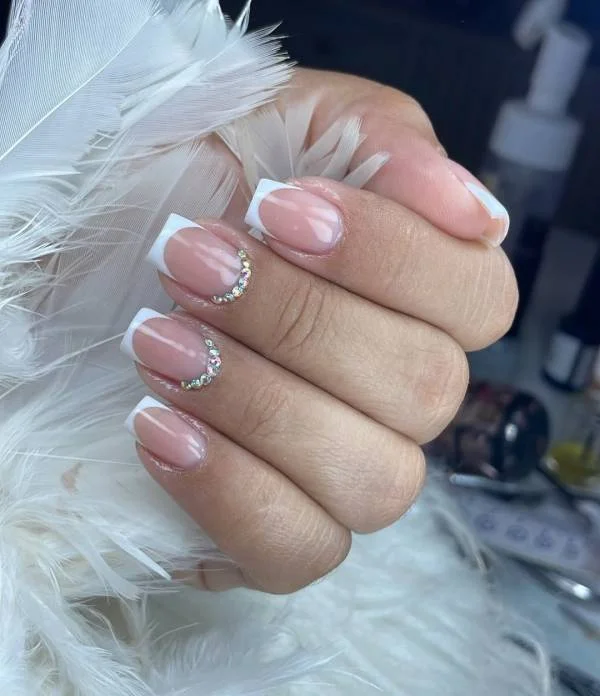 ideias unhas gel branco leitoso formatos