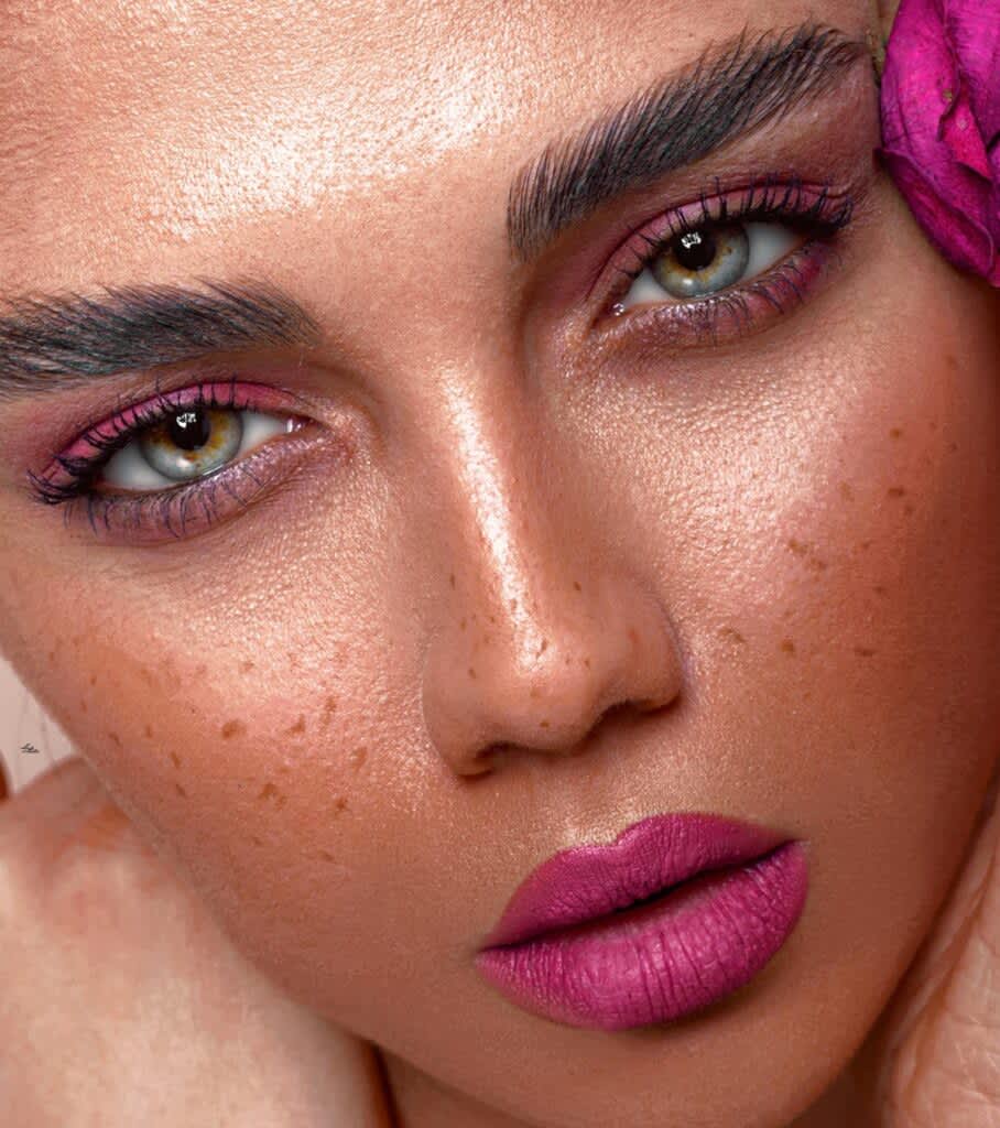 Rosa Chiclete vs. Fúcsia: Qual o Batom Ideal para o Seu Estilo?