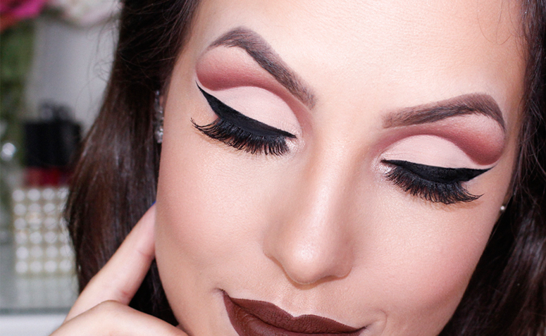 5 ideias de títulos:
1. Cut Crease: O Guia Completo para Iniciantes
2. Desvendando os Segredos do Cut Crease Aberto e Fechado
3. Tutoriais Rápidos: Como Fazer Cut Crease em Minutos
4. Inspirações de Cut Crease para Cada Ocasião
5. Erros Comuns ao Fazer Cut Crease e Como Evitá-los