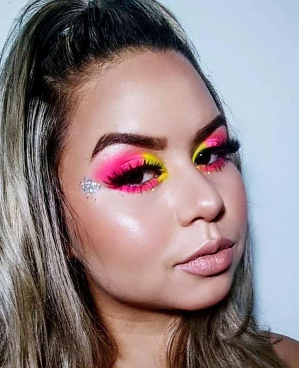 como fazer delineado gráfico colorido 2023