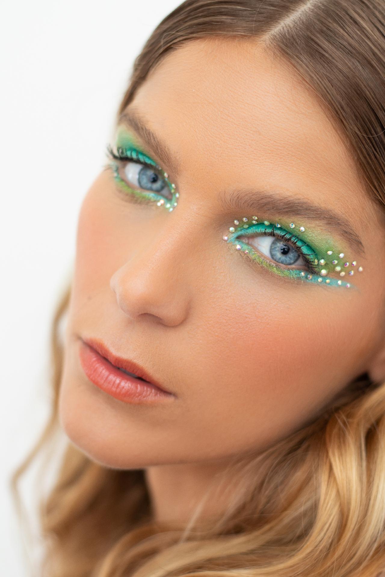 Do Carnaval ao Dia a Dia: 3 Estilos de Maquiagem de Sereia para Você Arrasar