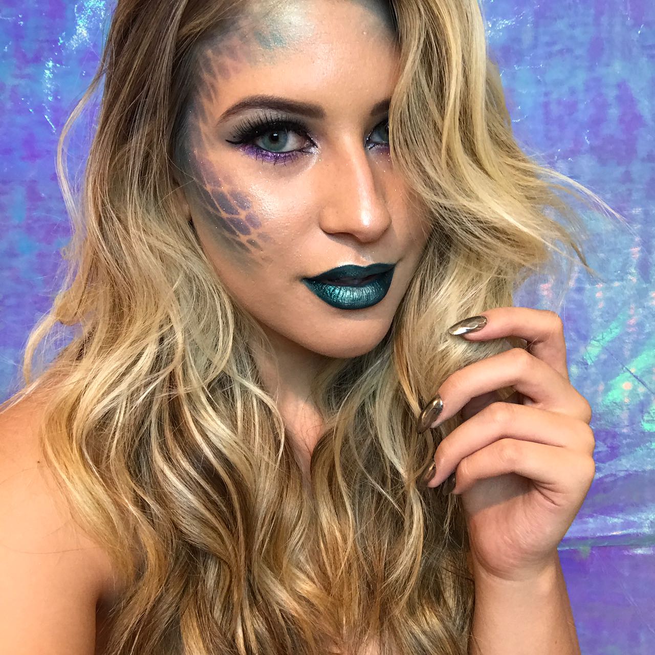 Guia Completo: Como Criar o Efeito de Escamas Perfeito na Maquiagem de Sereia