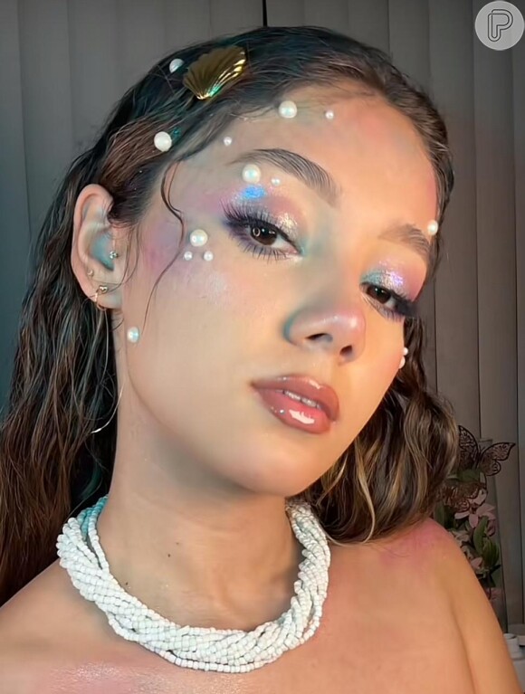 Mermaidcore 2026: Os Produtos Essenciais para Sua Maquiagem de Sereia