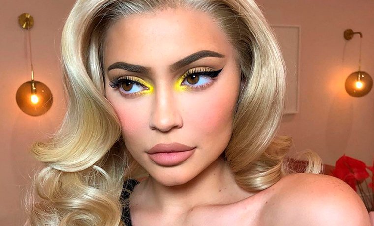 Top 5 Marcas de Maquiagem Neon que Brilham na Luz Negra