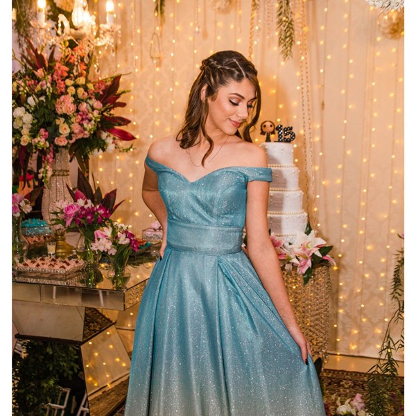 Os melhores iluminadores para brilhar na sua festa de 15 anos