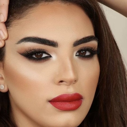 Corretivo e Iluminador: Como Usar para um Efeito Lifting Instantâneo