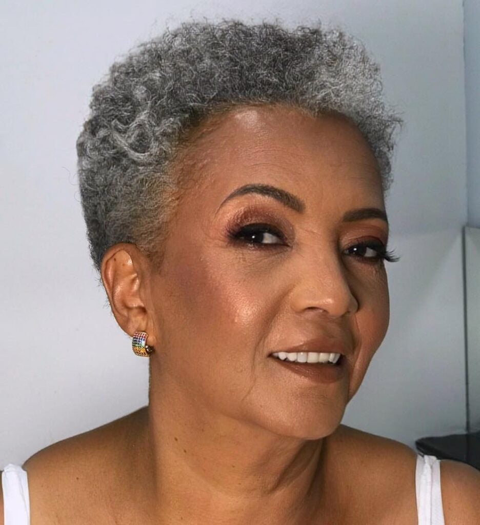 Guia Completo de Skincare Pré-Maquiagem para Pele Madura