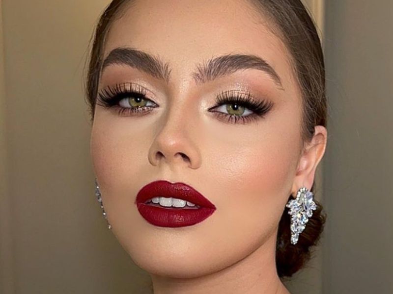 Boca Tudo: O Clássico com Batom Vinho