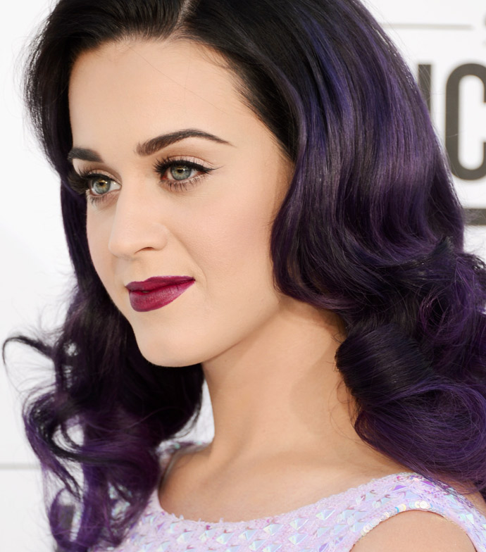 Como Fazer um Delineado Perfeito para Realçar seu Batom Vinho