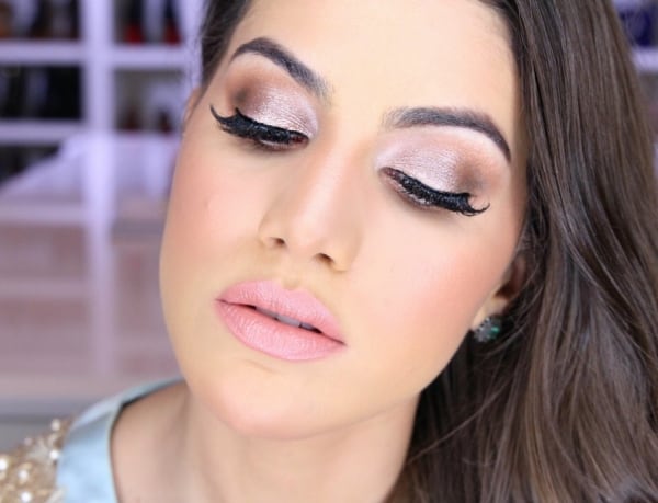 Maquiagem para Eventos Noturnos com Vestido Marsala: Brilho e Destaque