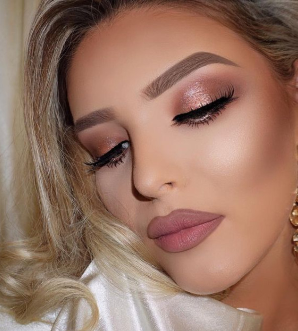 Maquiagem para Vestido Vermelho: Guia Completo para Arrasar