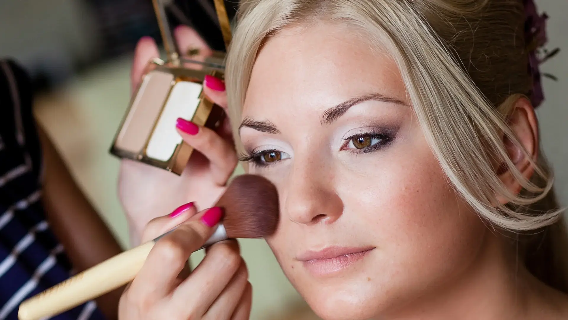 Maquiagem para Olhos Maduros: Técnicas para Levantar o Olhar