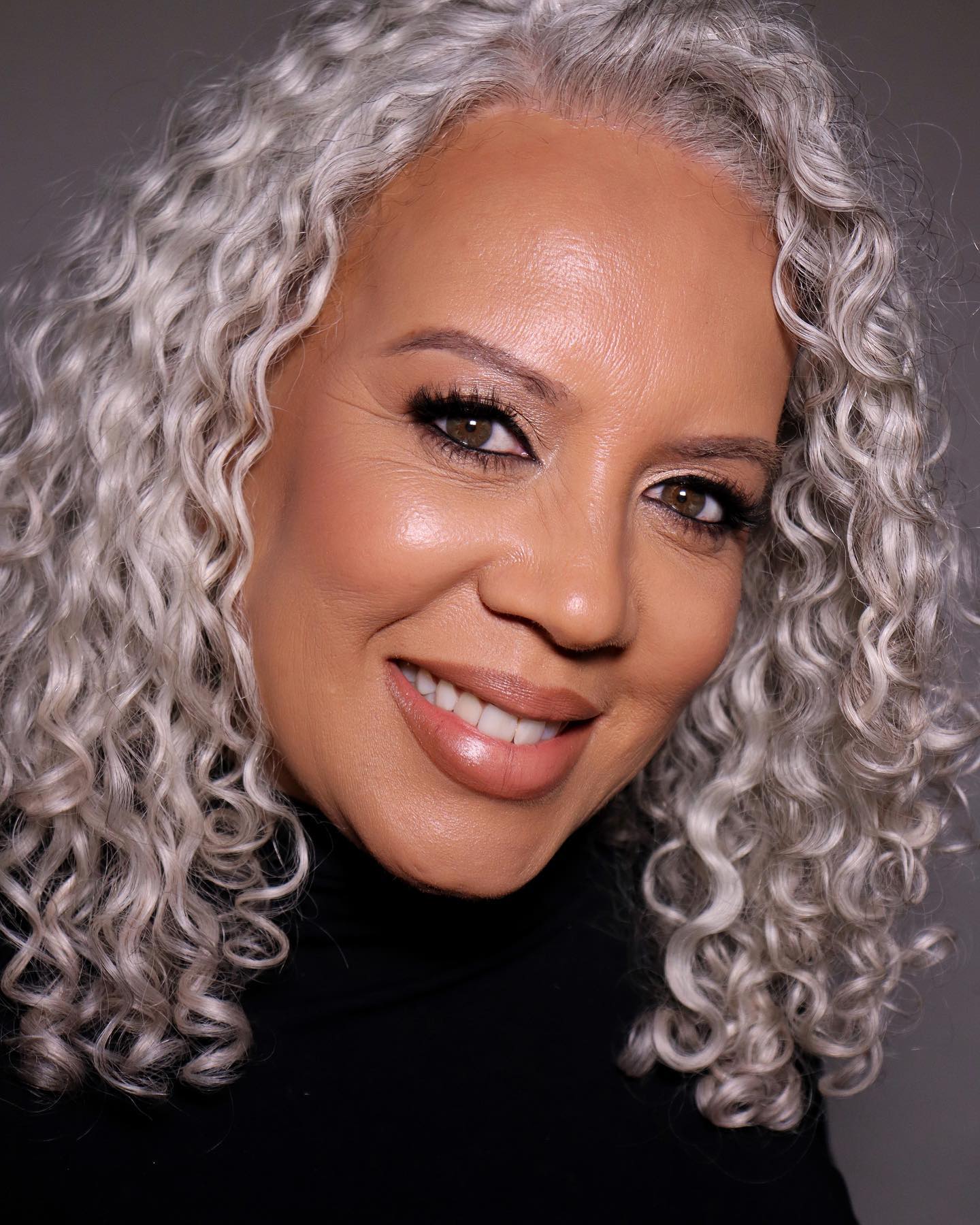 Corretivos Ideais para Olheiras em Peles Maduras: Dicas e Produtos