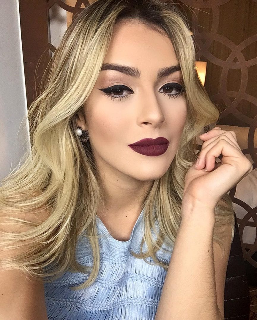 Como corrigir imperfeições com maquiagem básica