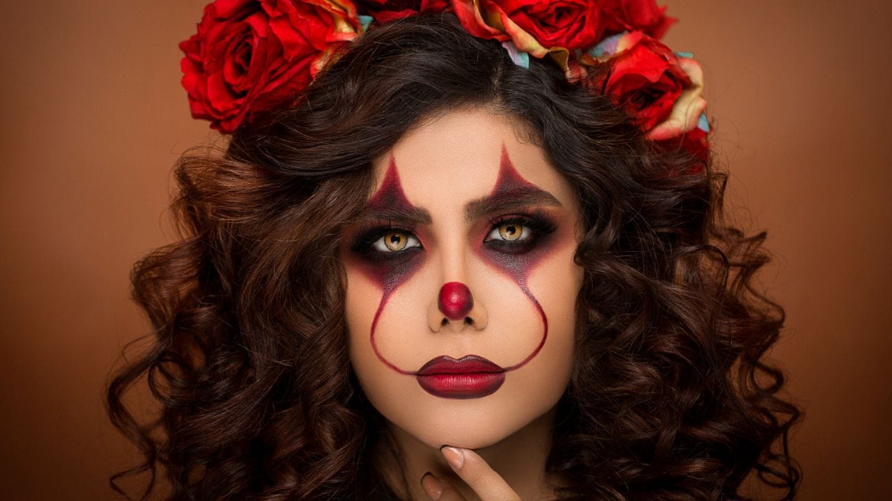 5 Ideias de Maquiagem de Halloween para Arrasar em 2025
Tutorial Rápido: Maquiagem de Caveira para Iniciantes
Efeitos Especiais de Halloween: Cortes e Ferimentos Falsos
Maquiagem de Halloween para Crianças: Opções Divertidas e Seguras
Tendências