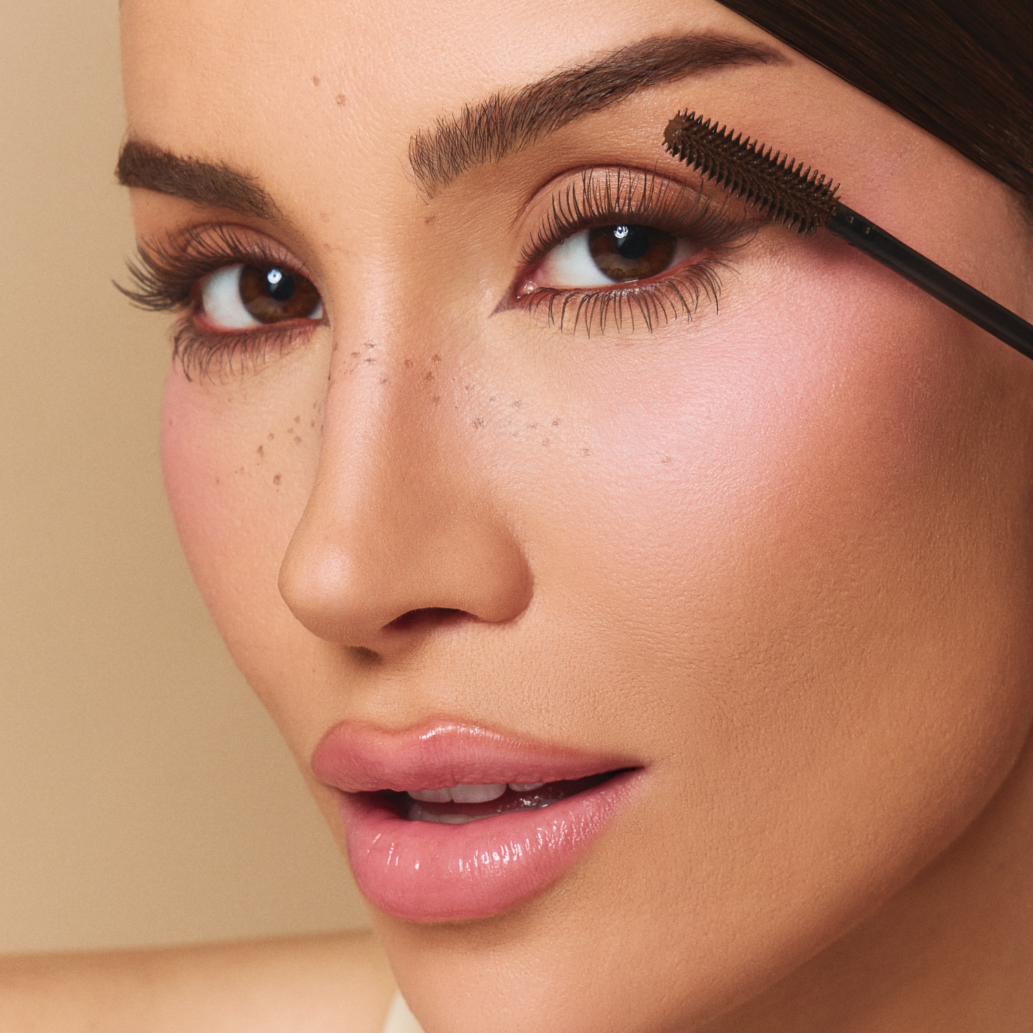 mascara para cilios marrom