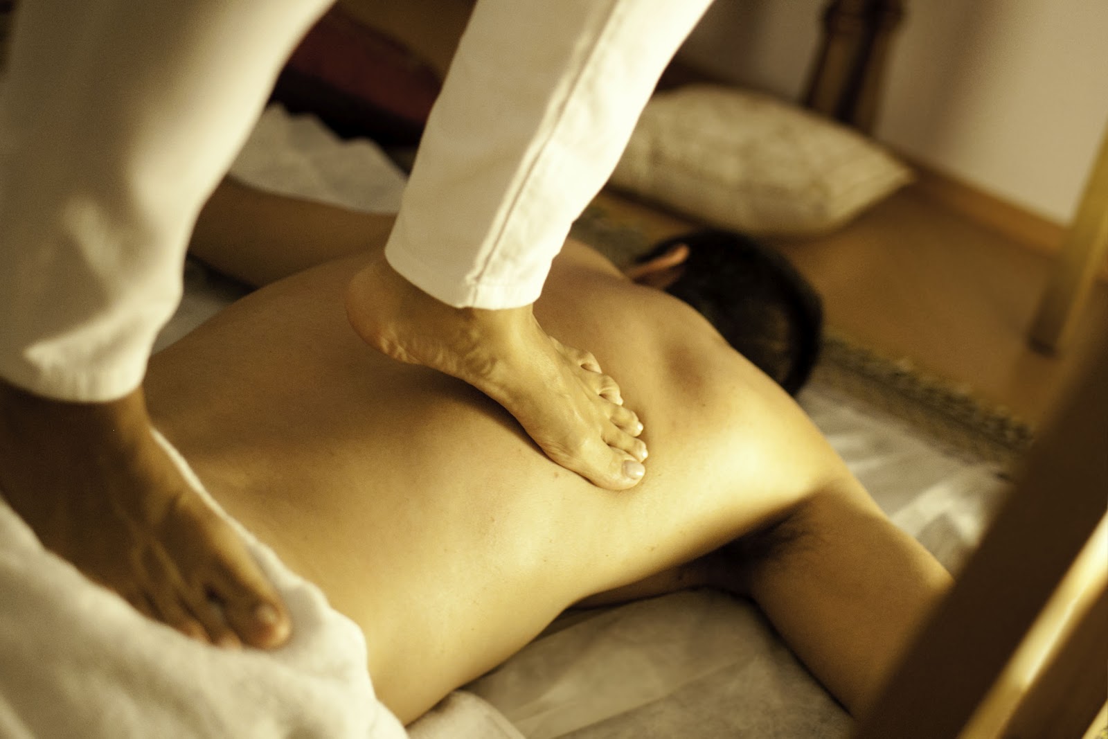 Massagem Ayurveda: Guia Completo de Benefícios e Como Funciona; Desvendando os Doshas: Qual Óleo Ayurveda Ideal para o Seu Corpo?; Abhyanga em Casa: Dicas e Técnicas para Auto-Massagem Ayurveda; Massagem Ayurveda e Desintoxicação: Liberando Toxinas para o Bem-Estar; Encontre seu Equilíbrio: Onde Fazer Massagem Ayurveda e o que Esperar