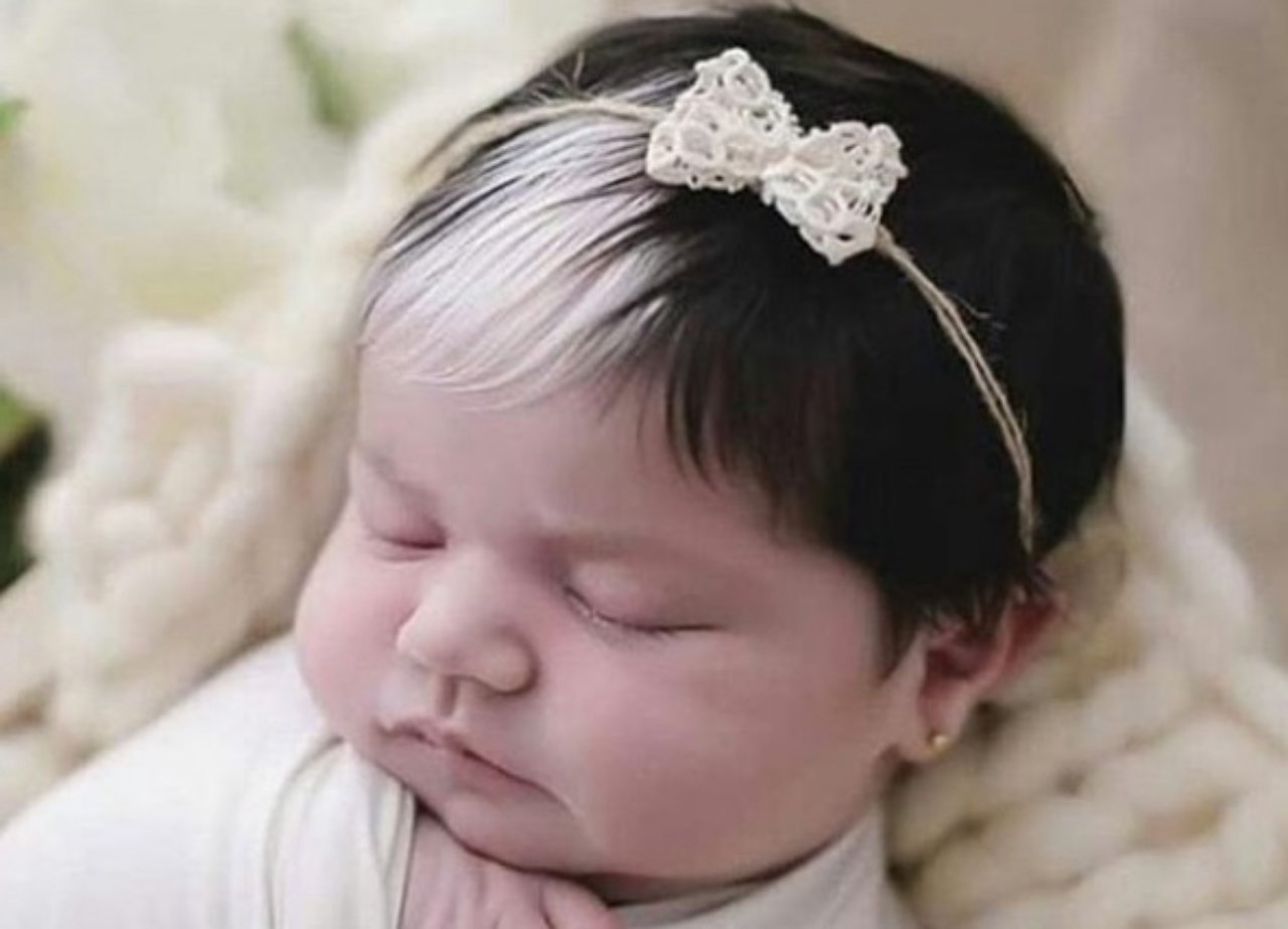 Guia Completo: Como Fazer Mecha Branca Frontal em Casa sem Danificar o Cabelo