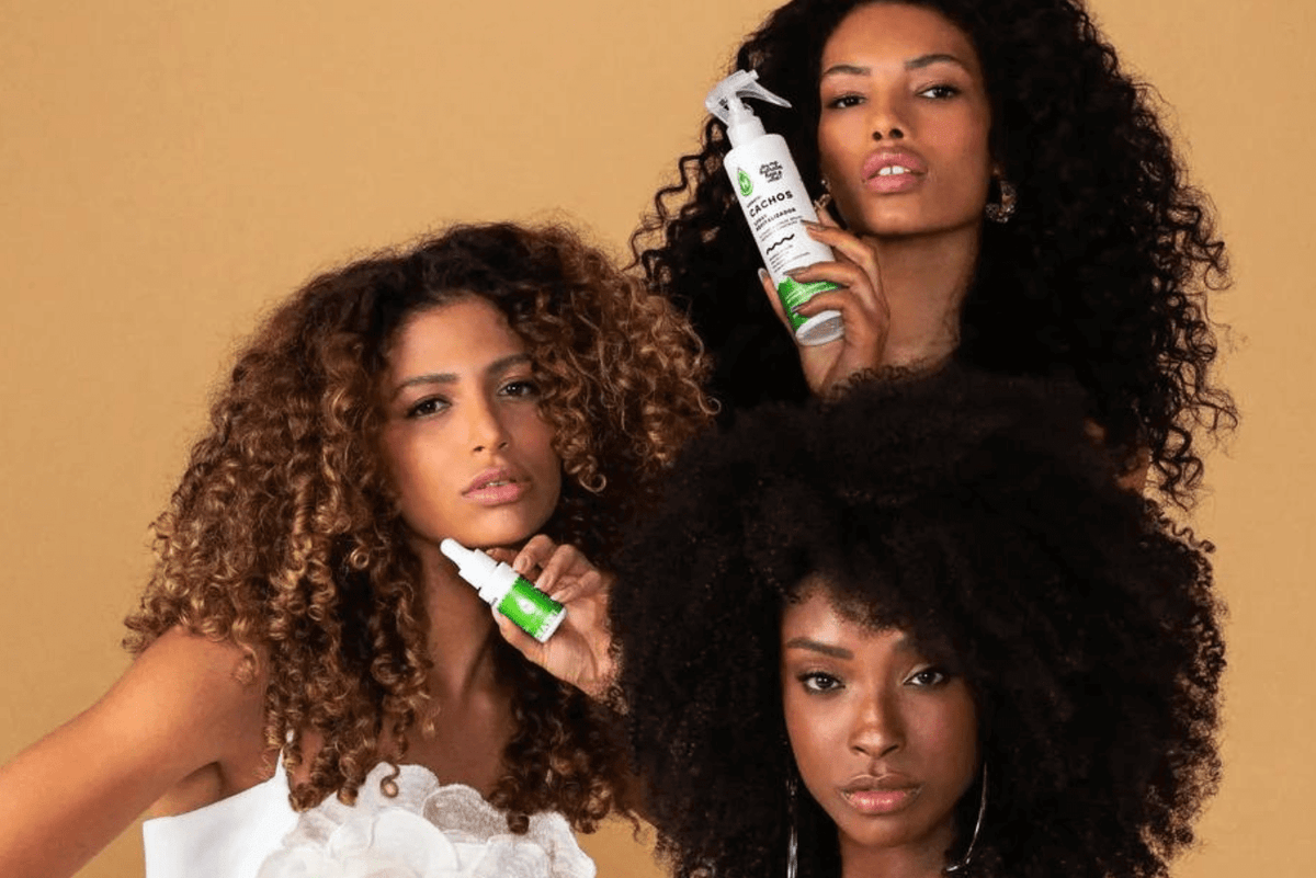 melhor óleo para cabelo cacheado