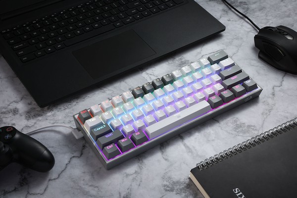 melhor teclado 60% para setup minimalista