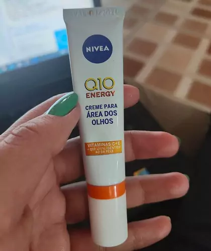 melhor creme para área dos olhos 2026