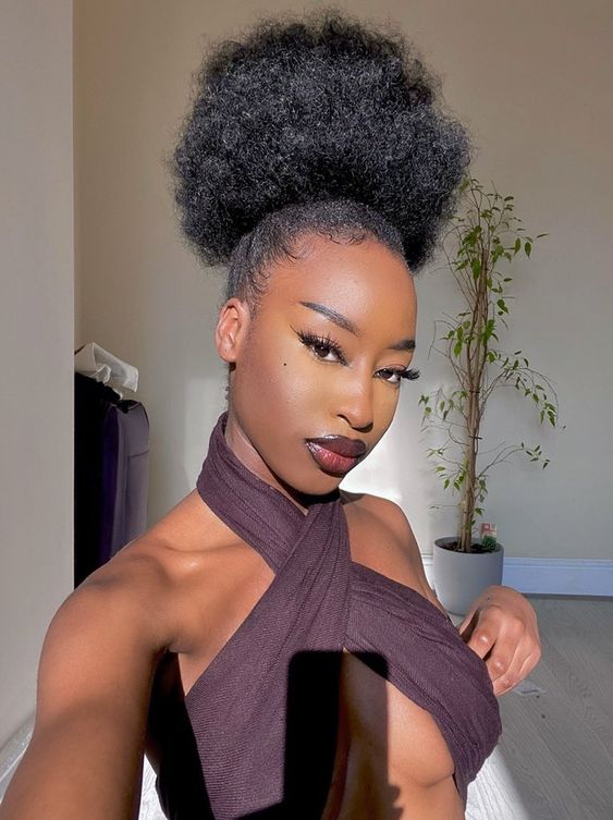 penteado coque abacaxi versus afro puff qual escolher