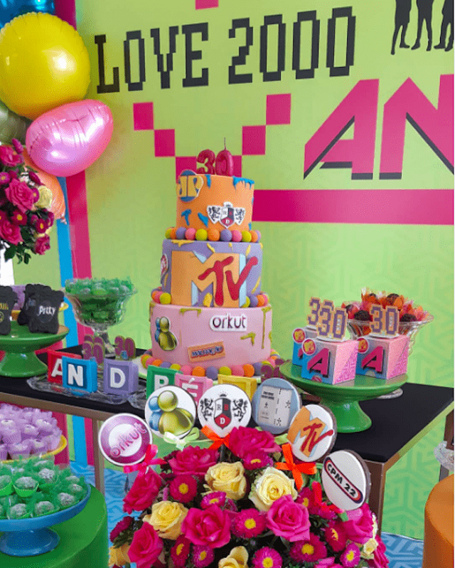 erros comuns decoração mesa anos 2000