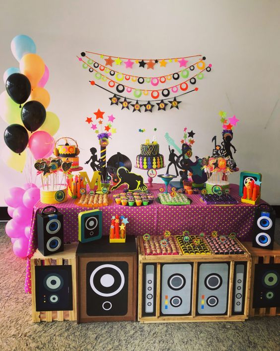 erros comuns decoração mesa anos 2000