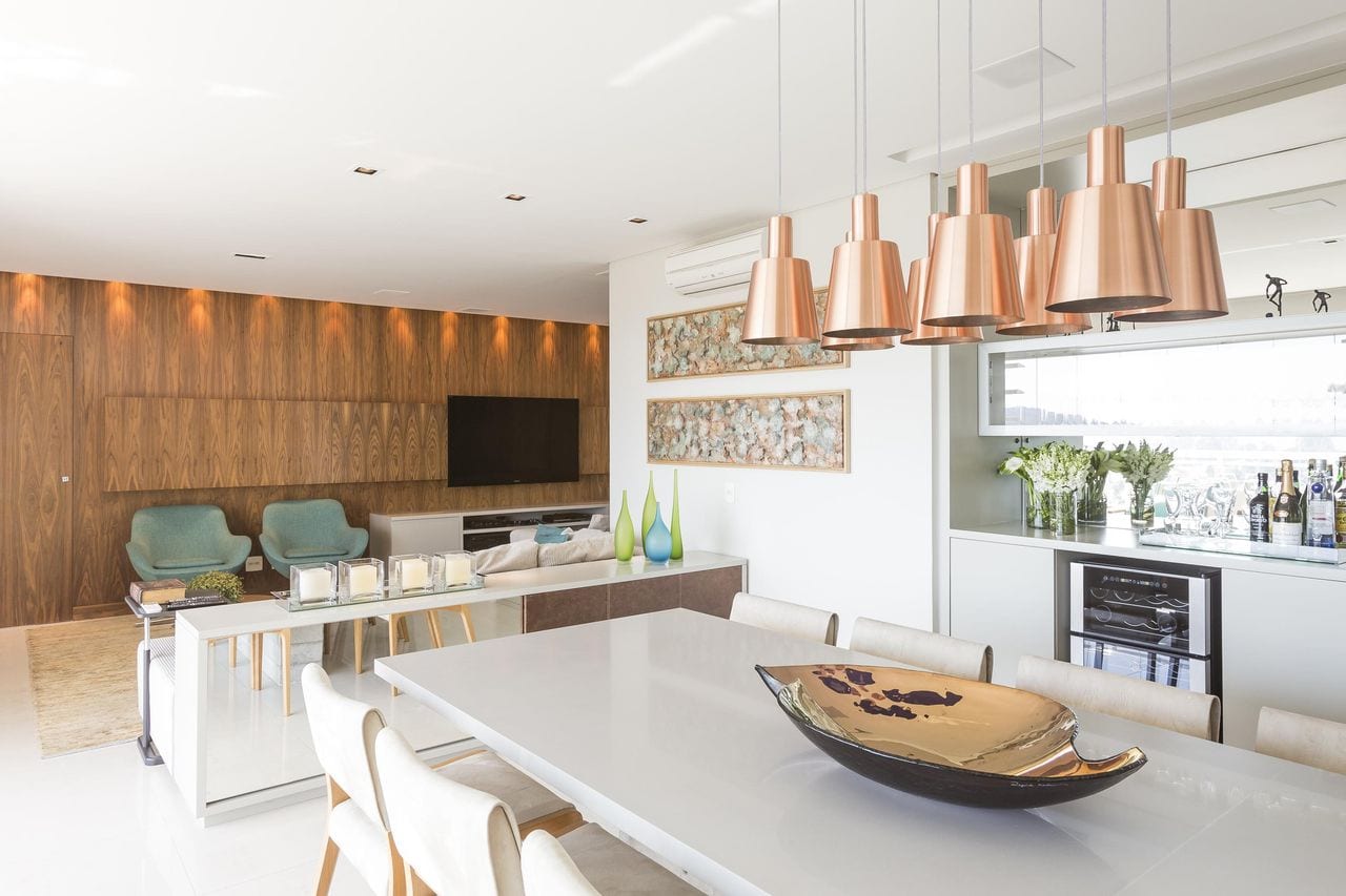 erros comuns ao decorar mesa de madeira