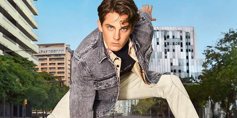 Guia completo de acessórios essenciais para um look anos 50 autêntico