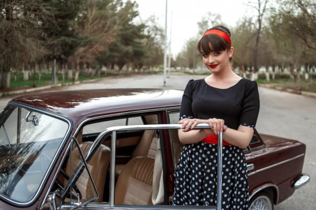 O impacto dos ícones de estilo na moda masculina e feminina dos anos 50