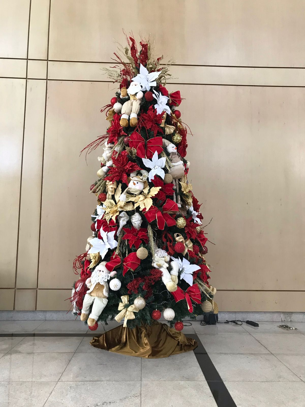 árvore de natal com tema de doces