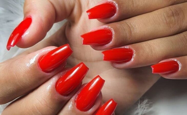 unhas amendoada