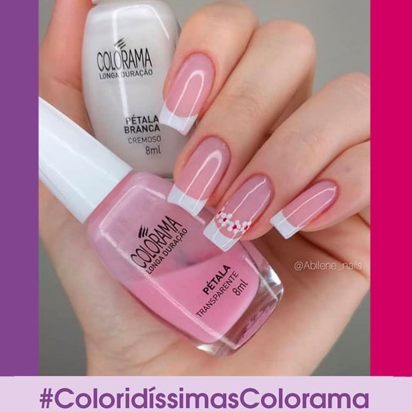 unhas simples com esmalte nude