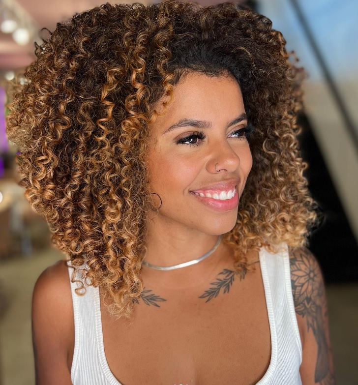 5 ideias de títulos:
1. Moreno Iluminado em Cabelo Curto: O Guia Completo para 2025
2. Cortes e Tons Perfeitos: Moreno Iluminado em Cabelo Curto
3. Transformação Incrível: Moreno Iluminado em Cabelo Curto Passo a Passo
4. Vantagens do Moreno Iluminado em Cabelo Curto: Baixa Manutenção e Versatilidade
5. Inspire-se: Ideias de Moreno Iluminado para Cabelos Curtos Cacheados e Lisos