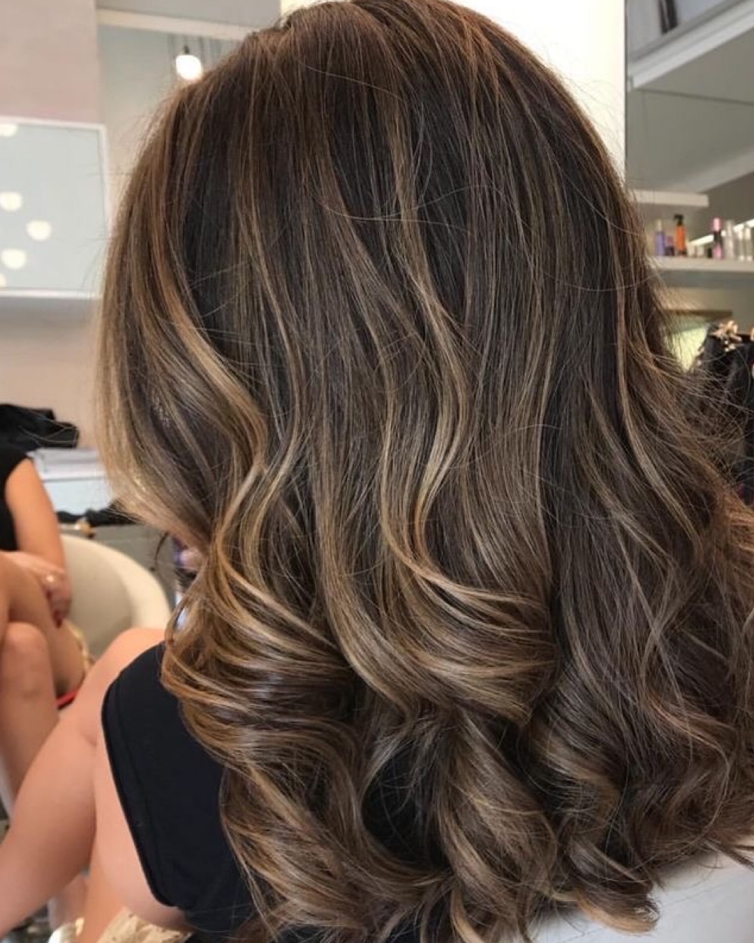 5 ideias de títulos:
1. Moreno Iluminado em Cabelo Curto: O Guia Completo para 2025
2. Cortes e Tons Perfeitos: Moreno Iluminado em Cabelo Curto
3. Transformação Incrível: Moreno Iluminado em Cabelo Curto Passo a Passo
4. Vantagens do Moreno Iluminado em Cabelo Curto: Baixa Manutenção e Versatilidade
5. Inspire-se: Ideias de Moreno Iluminado para Cabelos Curtos Cacheados e Lisos