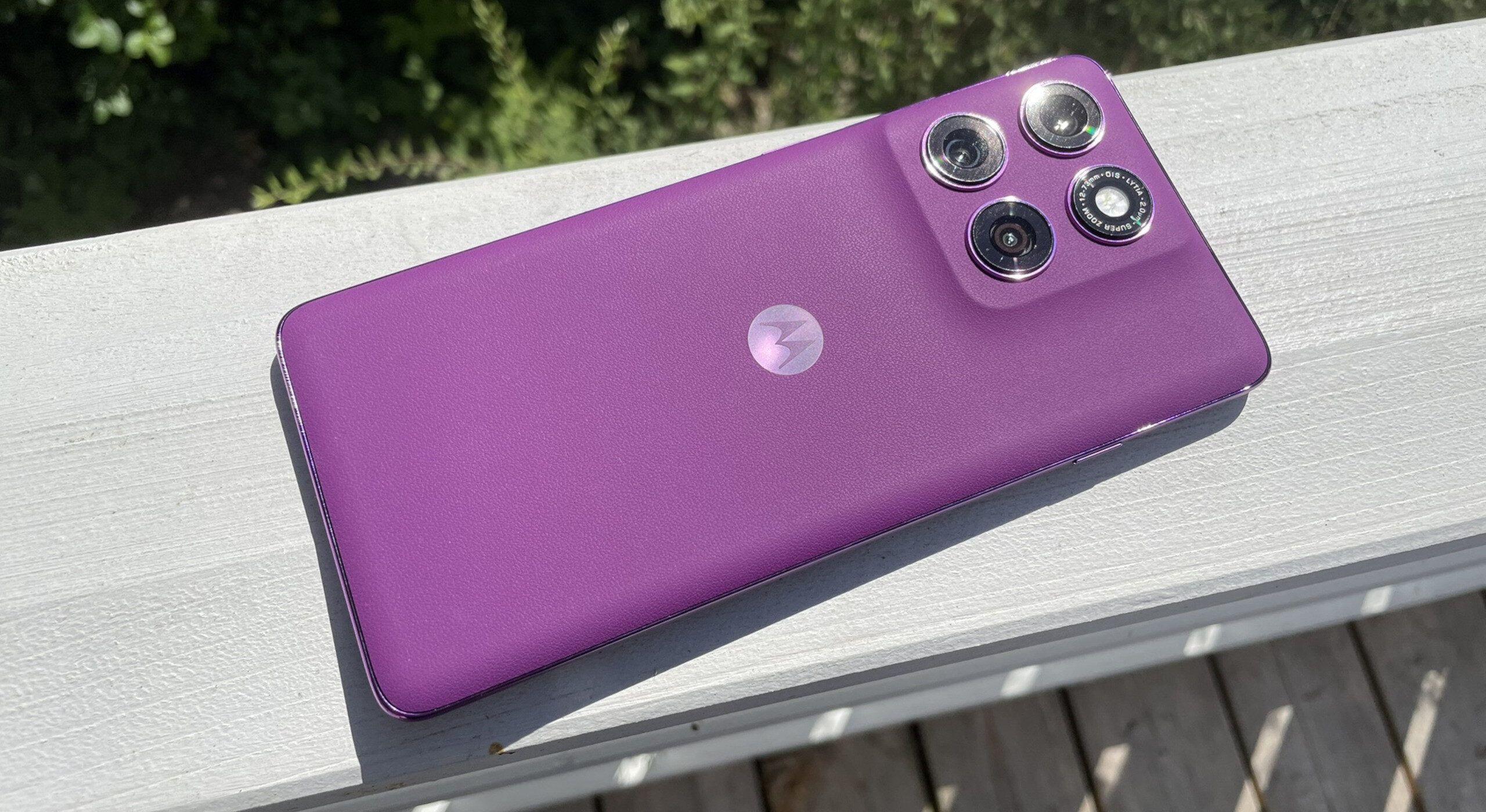 Edge 60 Pro vs. Concorrentes: Vale a Pena Comprar em 2026?