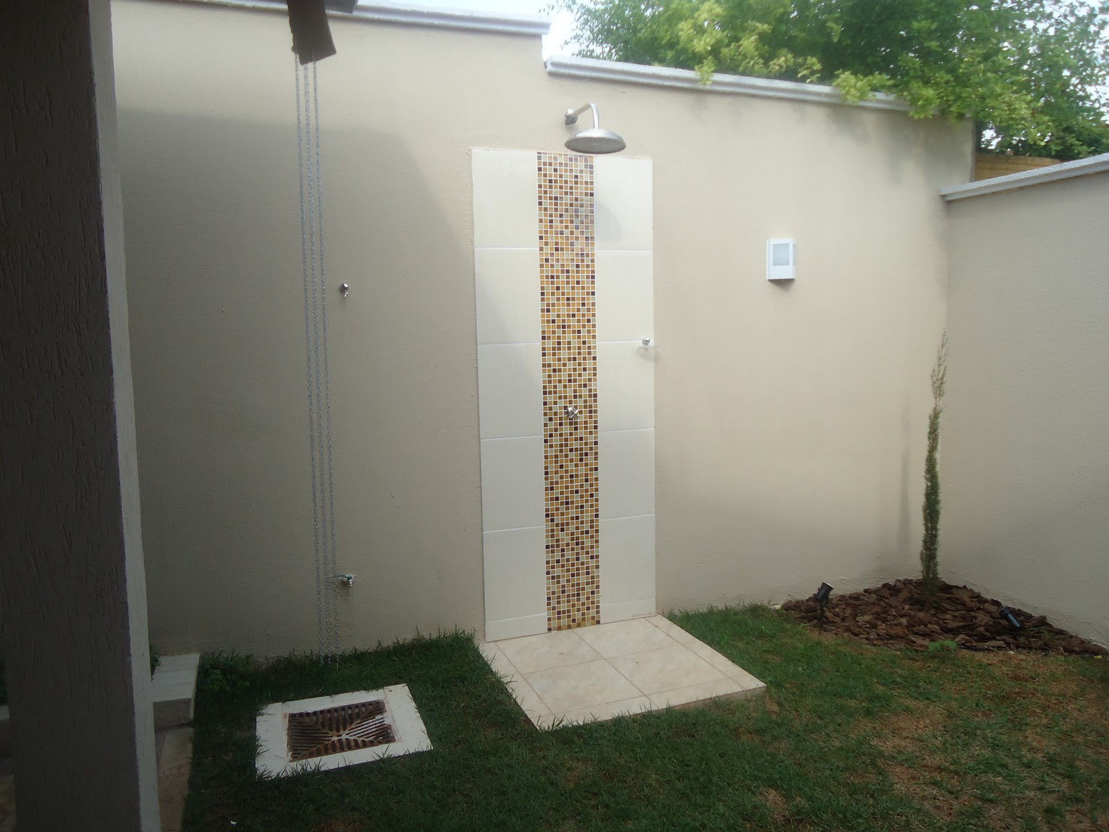 Ducha de inox para parede externa