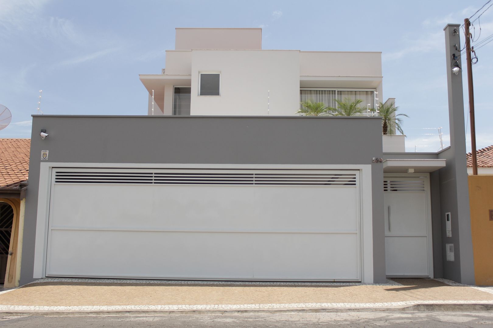 fachada cinza moderna