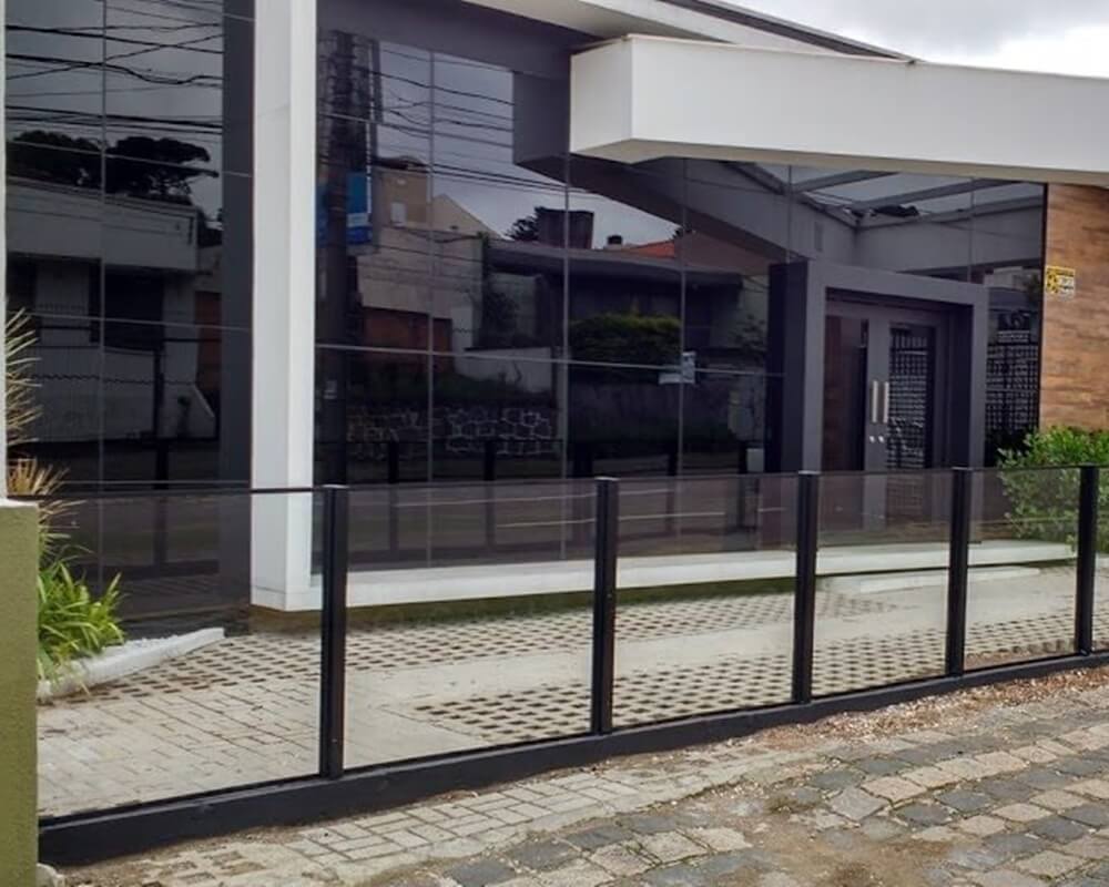 muro de vidro com design moderno